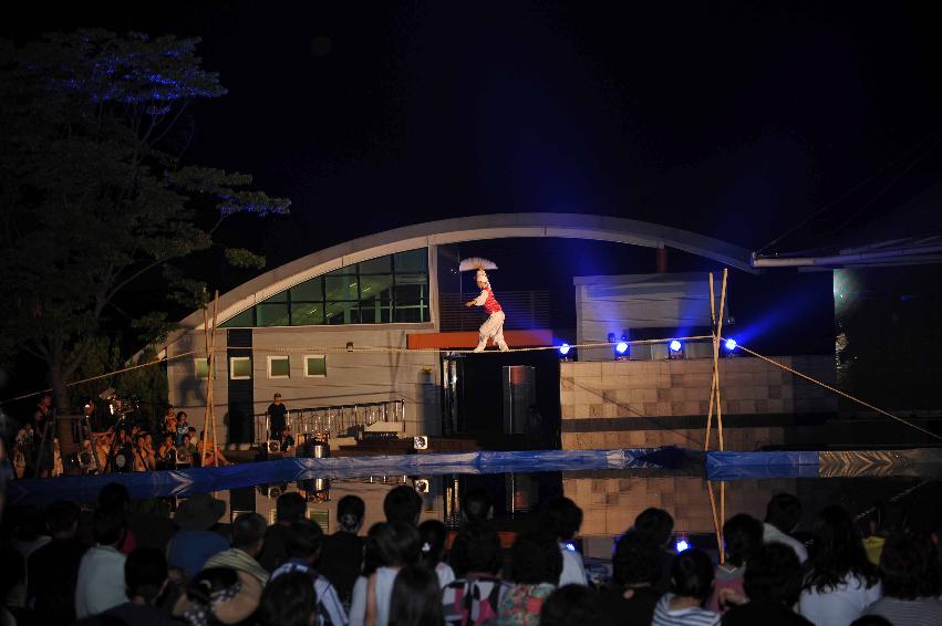 2010 쪽배축제 선포식 및 낭천별곡 마당극 공연 의 사진
