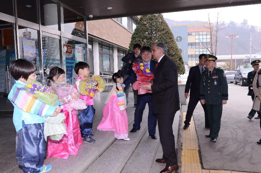 2015 산양지구 콜롬비아 전적비 참배행사 의 사진