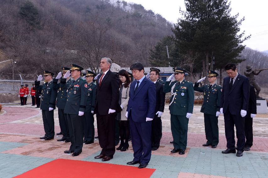 2015 산양지구 콜롬비아 전적비 참배행사 의 사진