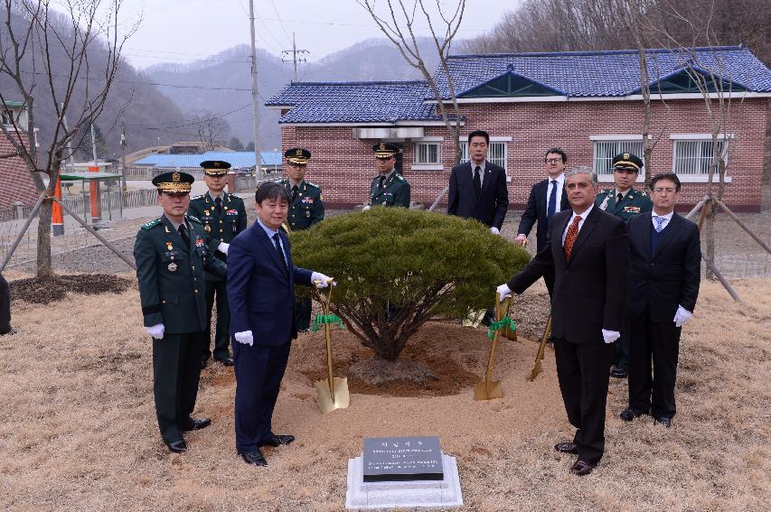 2015 산양지구 콜롬비아 전적비 참배행사 의 사진