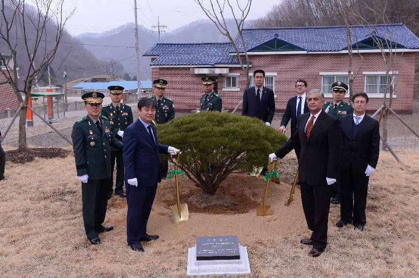 2015 산양지구 콜롬비아 전적비 참배행사 의 사진