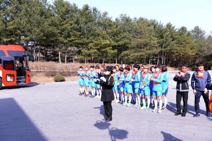 2015 육군제7보병사단·국민체육진흥공단 여자축구단 업무 협약식 의 사진