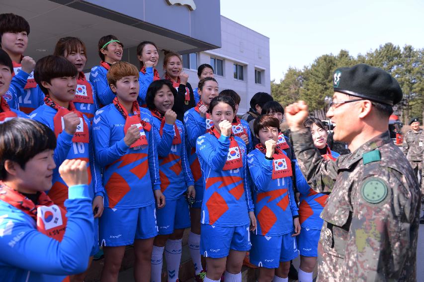 2015 육군제7보병사단·국민체육진흥공단 여자축구단 업무 협약식 의 사진