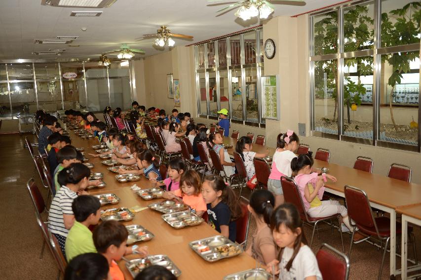 2015 초등학교 급식 봉사 및 체험 의 사진