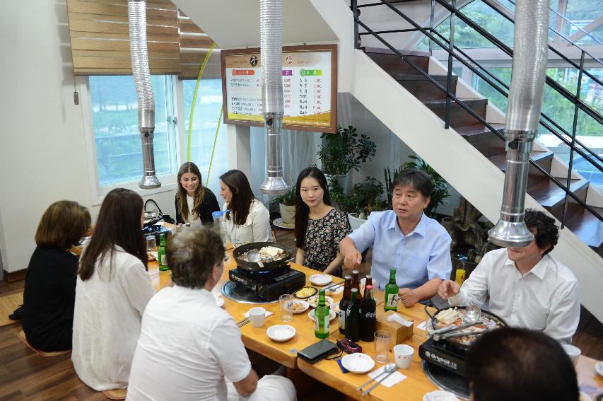 2015 주한콜롬비아 대사관 마누엘 에르나도 솔라노소사 공사 방문 의 사진