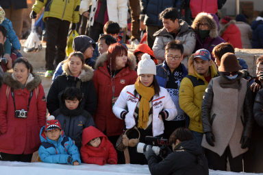 2016 얼음나라 화천산천어축제 산천어맨손잡기 의 사진