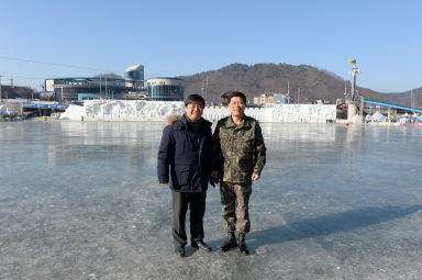 2016 윤홍근 육군제2군단 부단장 화천산천어축제장 방문 의 사진