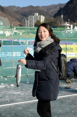 2016 중앙부처 실무수습 사무관 화천산천어축제 자율체험 의 사진