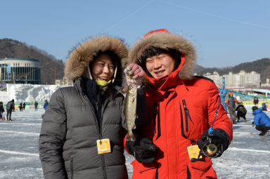 2016 화천산천어축제장으로 신혼여행 의 사진