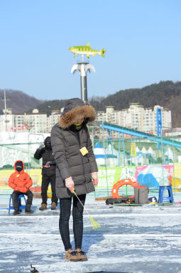 2016 화천산천어축제장으로 신혼여행 의 사진