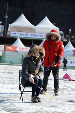 2016 화천산천어축제장으로 신혼여행 의 사진