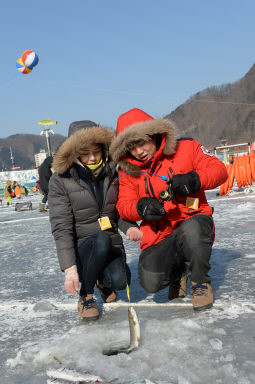 2016 화천산천어축제장으로 신혼여행 의 사진