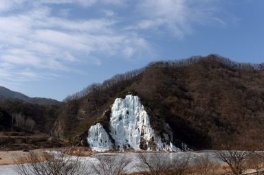 2016 간동면 구만리 딴산 인공빙벽 전경 의 사진