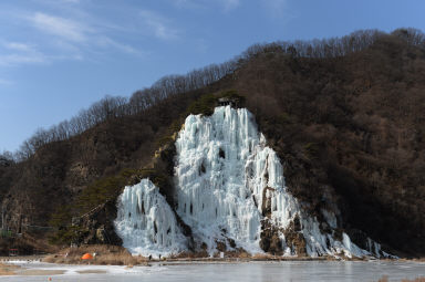 2016 간동면 구만리 딴산 인공빙벽 전경 의 사진