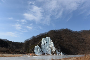 2016 간동면 구만리 딴산 인공빙벽 전경 의 사진