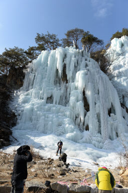 2016 간동면 구만리 딴산 인공빙벽 전경 의 사진