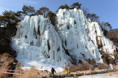 2016 간동면 구만리 딴산 인공빙벽 전경 의 사진