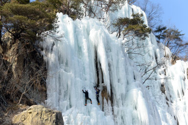 2016 간동면 구만리 딴산 인공빙벽 전경 의 사진