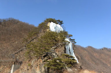 2016 간동면 구만리 딴산 인공빙벽 전경 의 사진