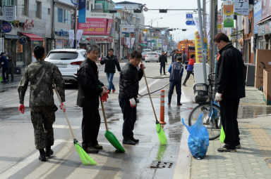 2016 화천읍 시가지 도로 물청소 의 사진