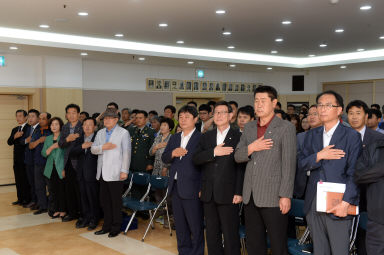 2016 6월중 월례조회 및 군정발전유공자 표창장 수여식/직장교육 의 사진