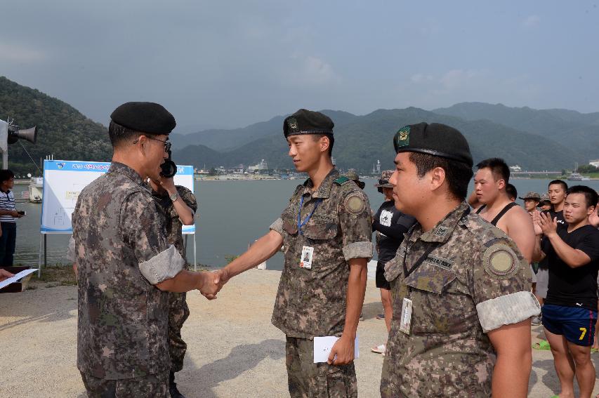 2016 육군 제15사단 쪽배축제 용선대회 의 사진