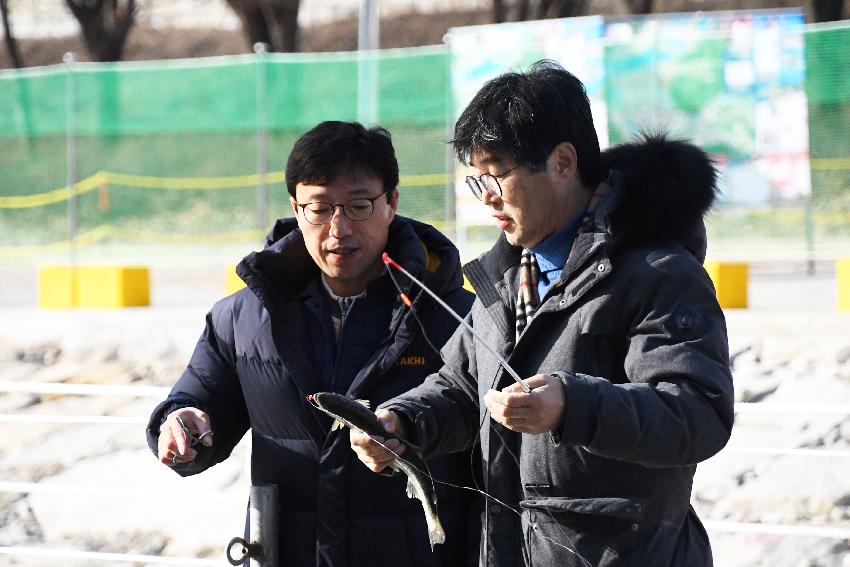 2017 화천산천어축제 수상낚시 시연 및 얼음 수중 점검 의 사진