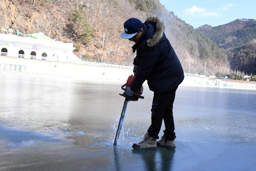 2017 화천산천어축제 수상낚시 시연 및 얼음 수중 점검 의 사진