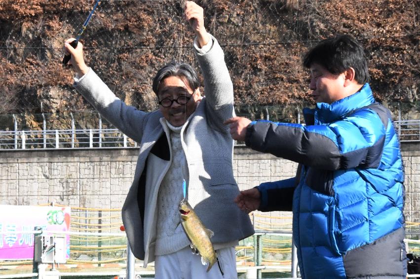 2017 화천산천어축제 수상낚시 시연 및 얼음 수중 점검 의 사진