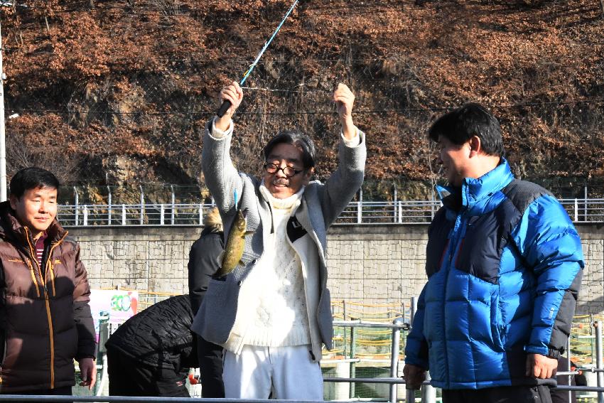 2017 화천산천어축제 수상낚시 시연 및 얼음 수중 점검 의 사진