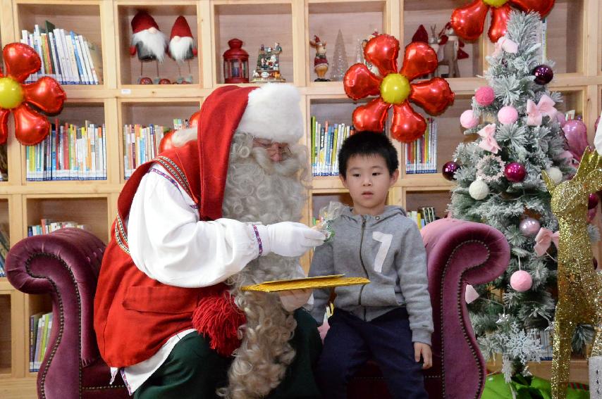 2017 어린이도서관에서 만나는 진짜 산타 행사 의 사진