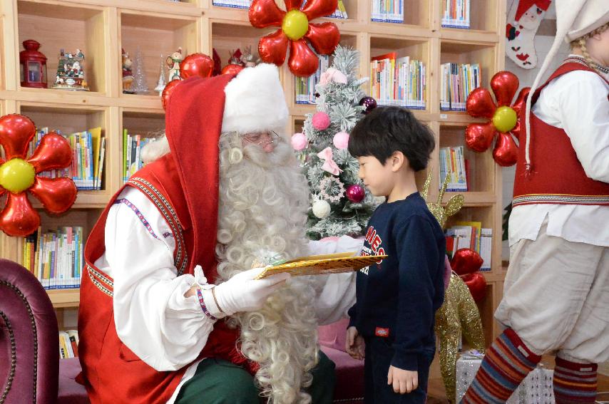 2017 어린이도서관에서 만나는 진짜 산타 행사 의 사진