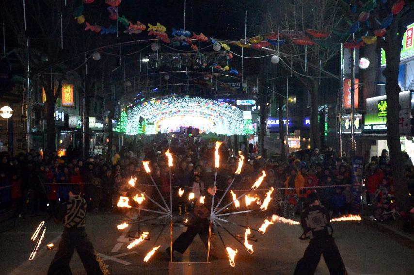 2017 화천산천어축제 선등거리 전경 의 사진