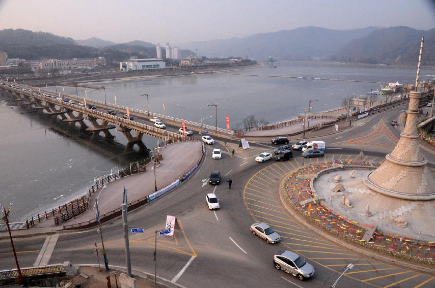 2017 화천산천어축제 원형 로타리 전경 의 사진