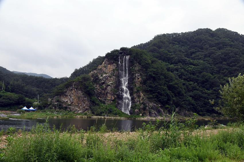 2017 화천읍 대이리 딴산 인공폭포 전경 의 사진