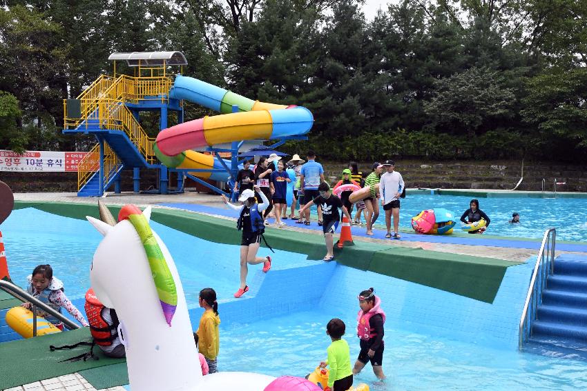 2017 물의나라화천 쪽배축제 봉어섬 전경 의 사진