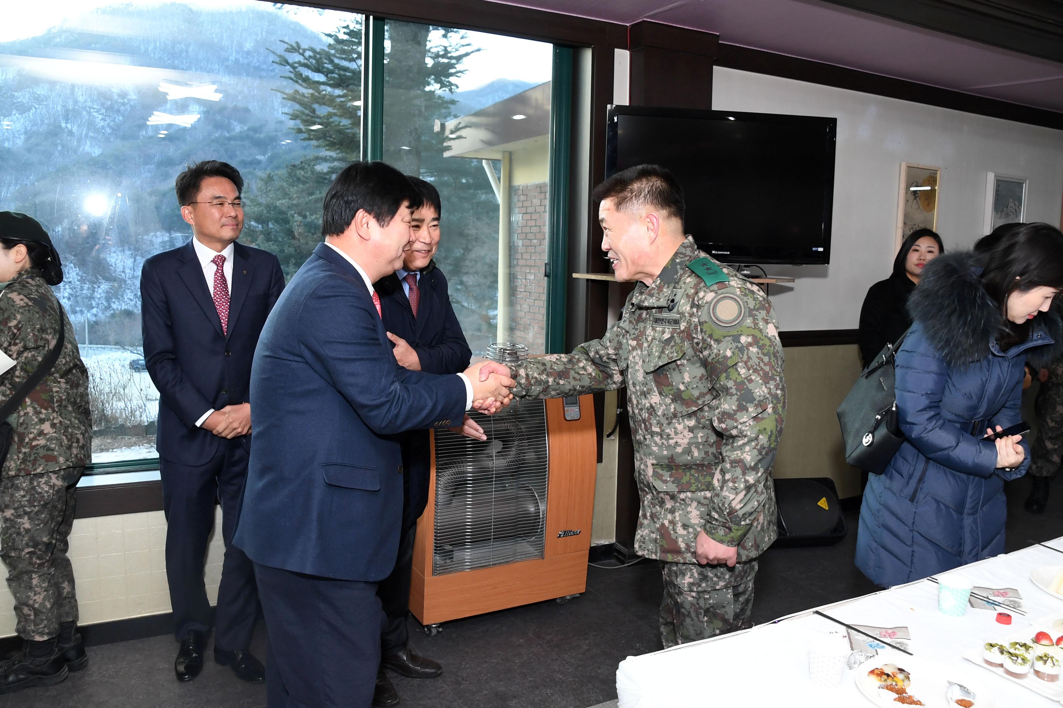 육군 제15보병사단장 이취임식 의 사진