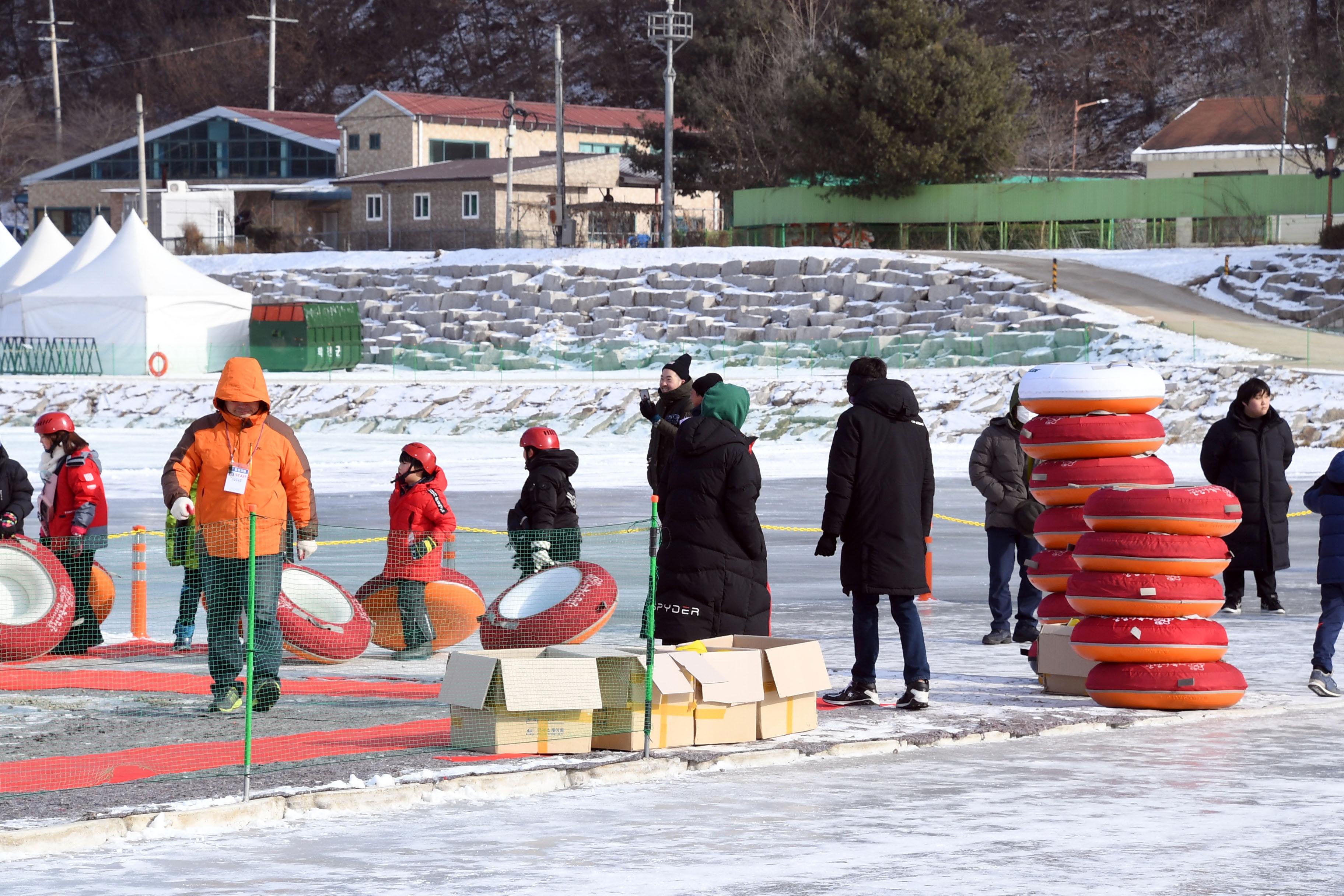 2018 화천산천어축제장 축제 도우미 의 사진