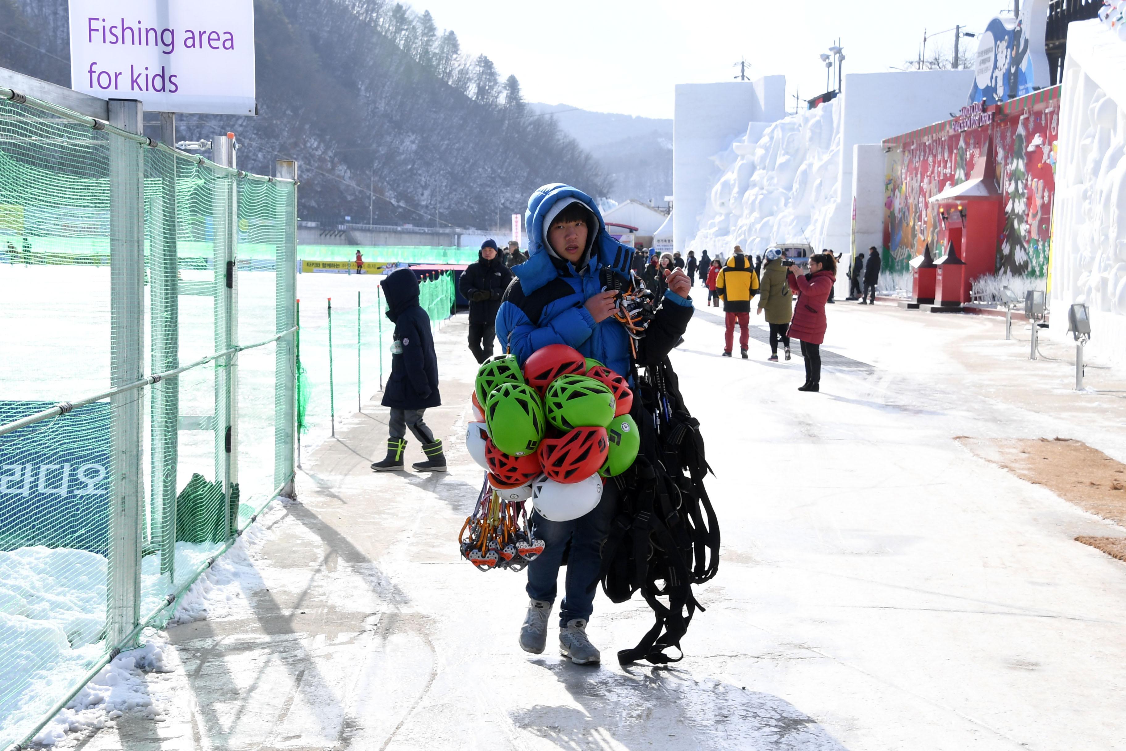 2018 화천산천어축제장 축제 도우미 의 사진