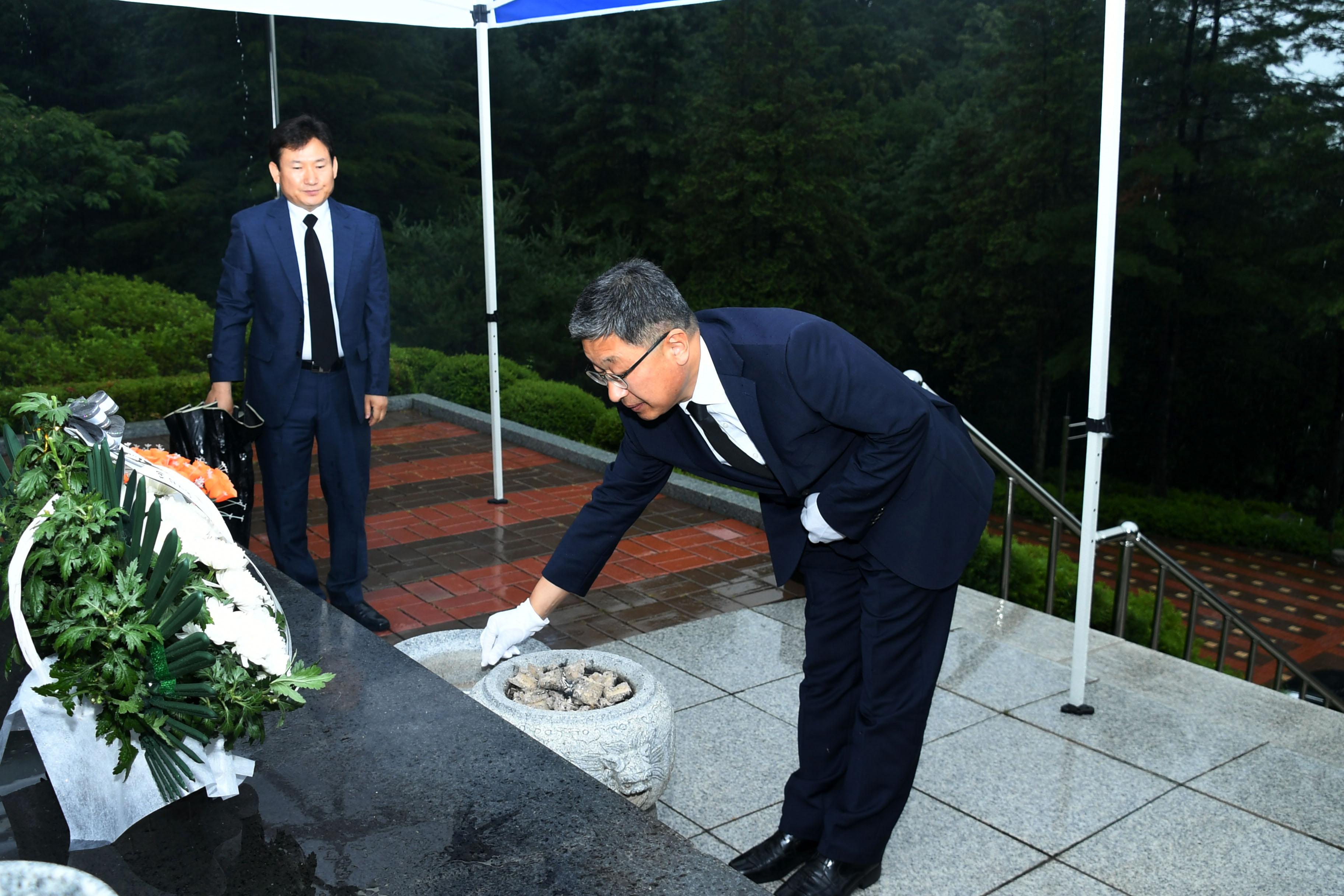 2018 지순식 화천부군수 인사발령자 충렬탑 참배 및 분향 의 사진