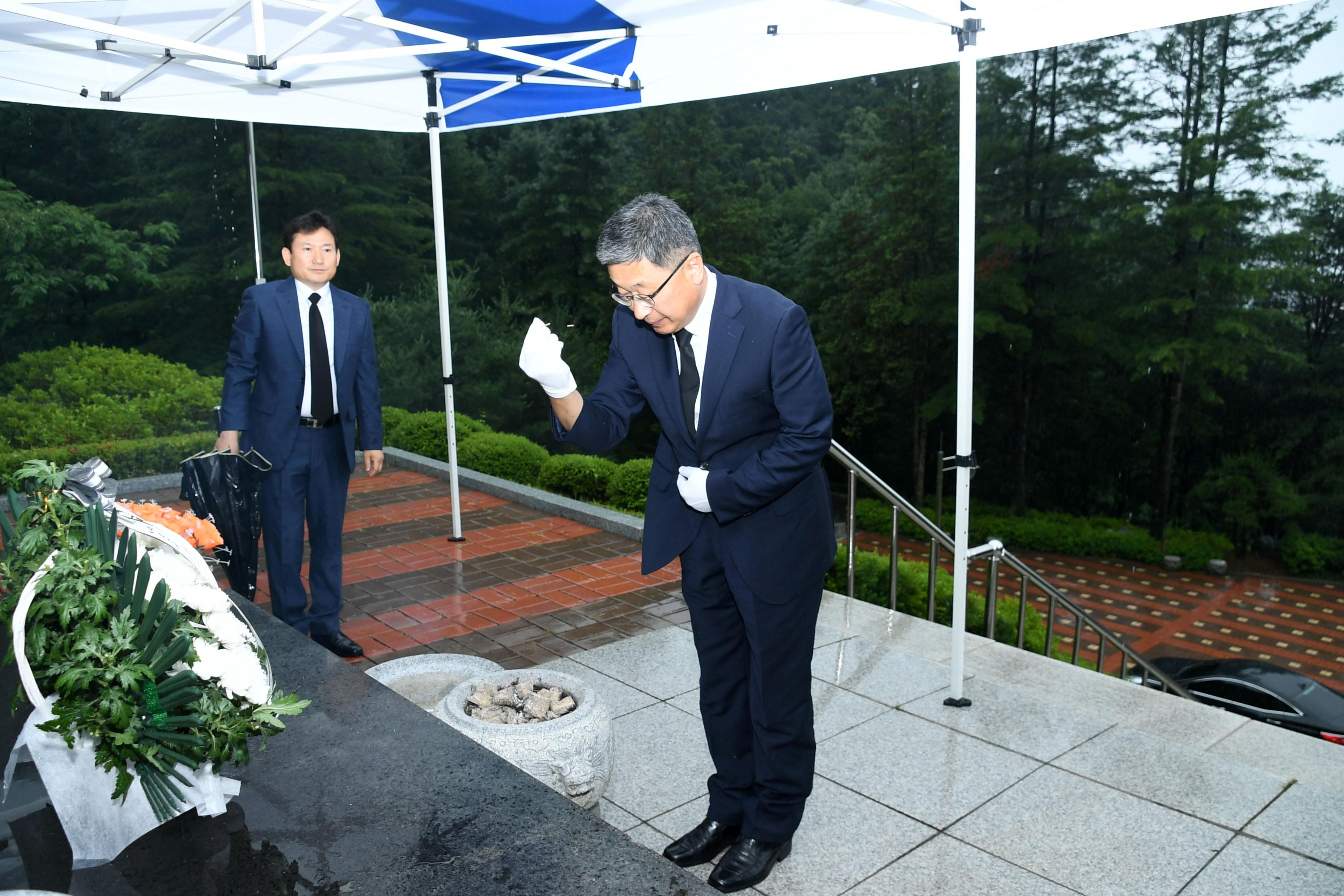 2018 지순식 화천부군수 인사발령자 충렬탑 참배 및 분향 의 사진