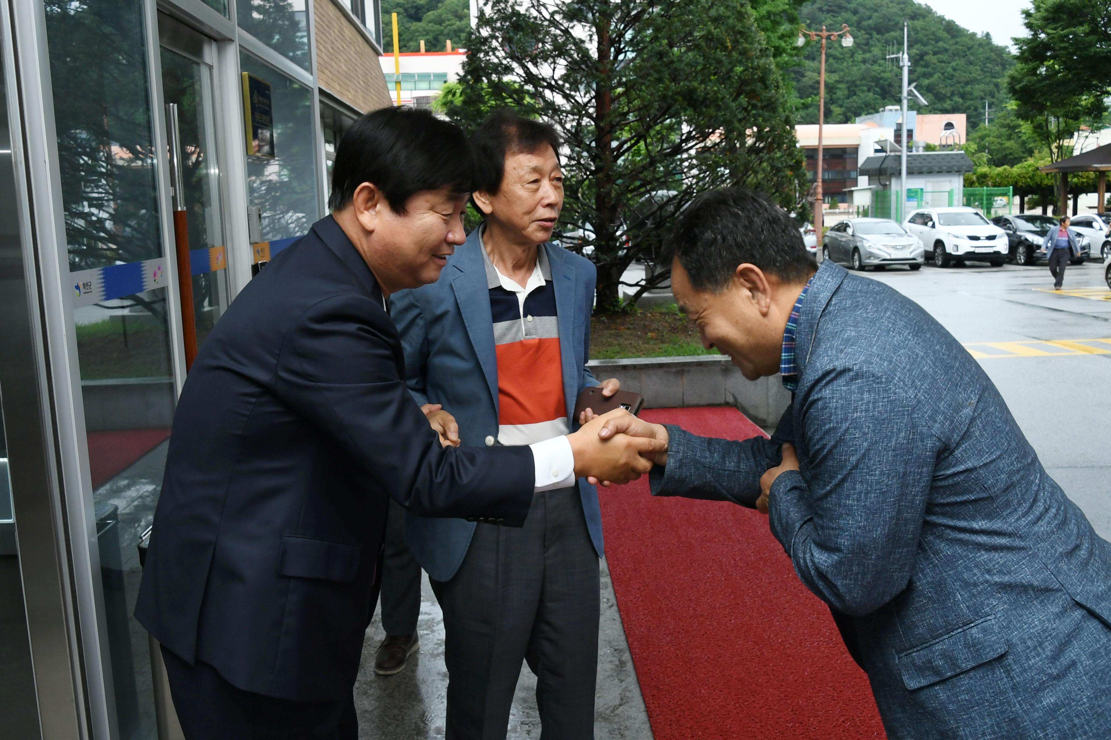 2018 최문순 화천군수 취임식 내빈 영접 의 사진