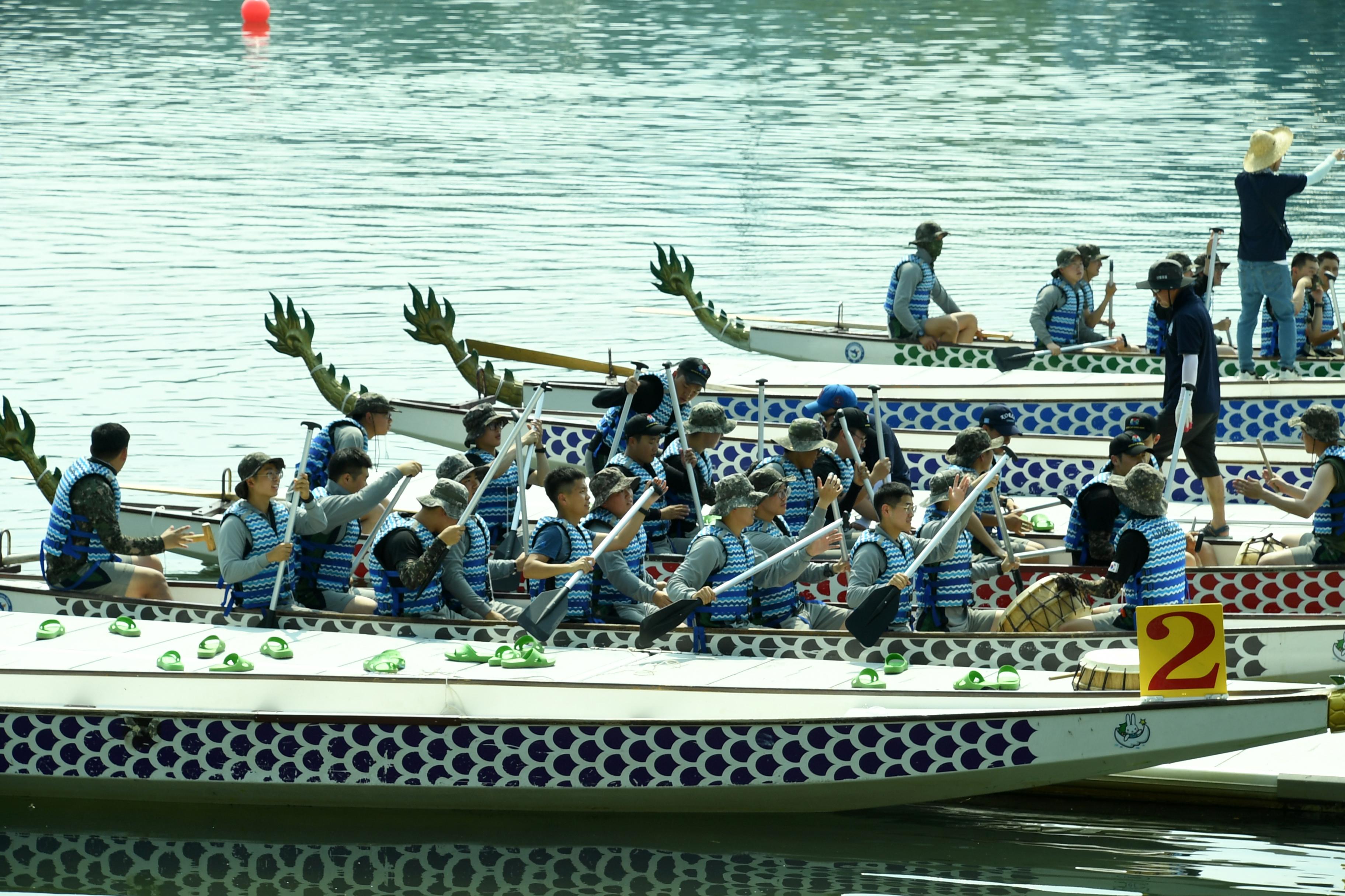 2018 화천쪽배축제 육군 제15보병사단 산천호 경주대회 의 사진