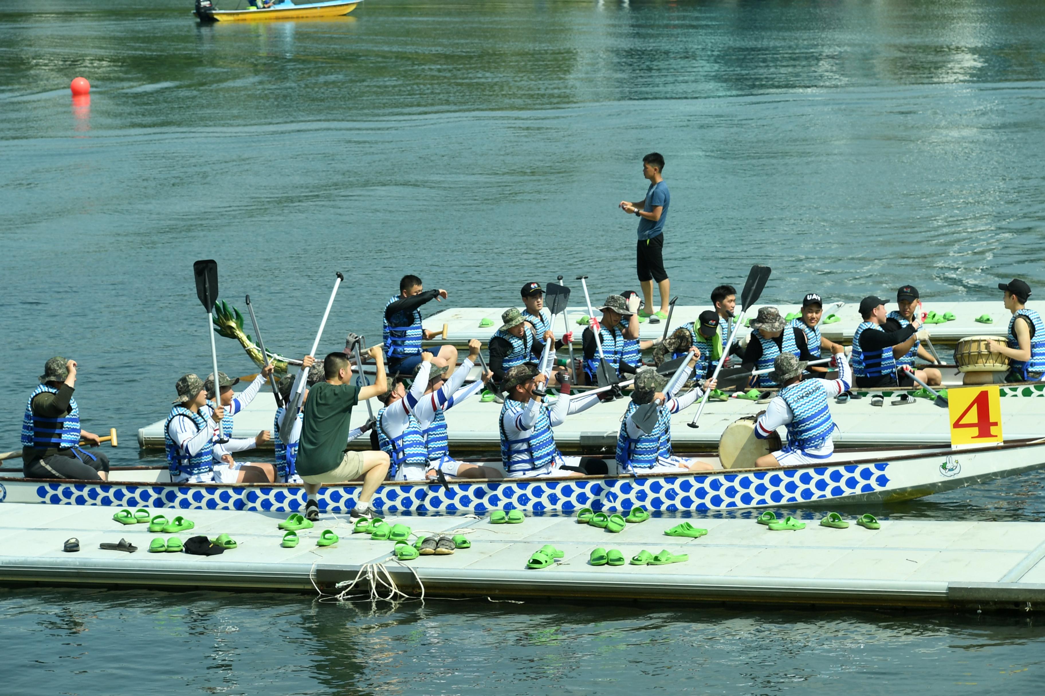 2018 화천쪽배축제 육군 제15보병사단 산천호 경주대회 의 사진