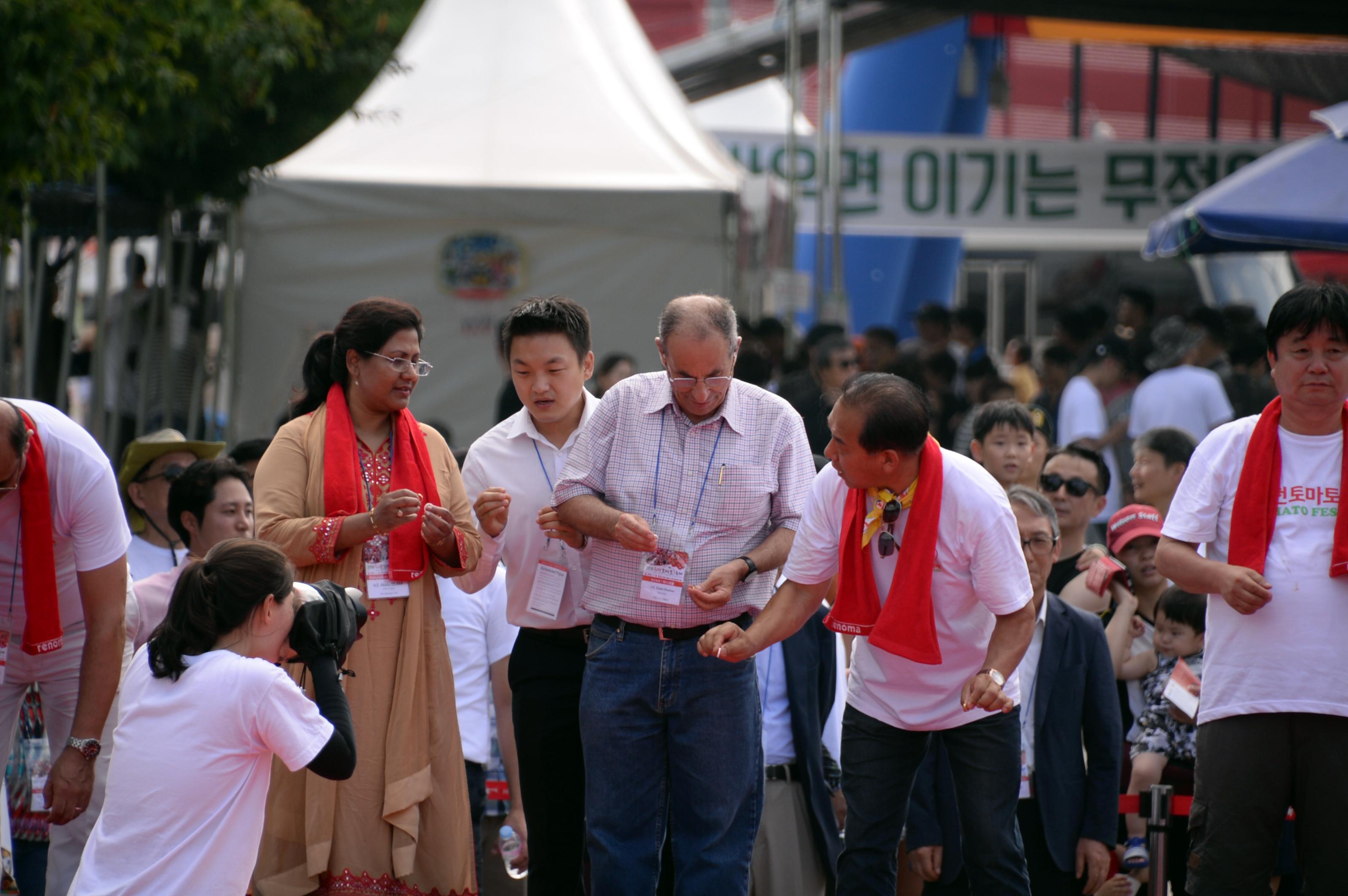 2018 화천토마토축제 주한대사 초청 황금반지를 찾아라 의 사진