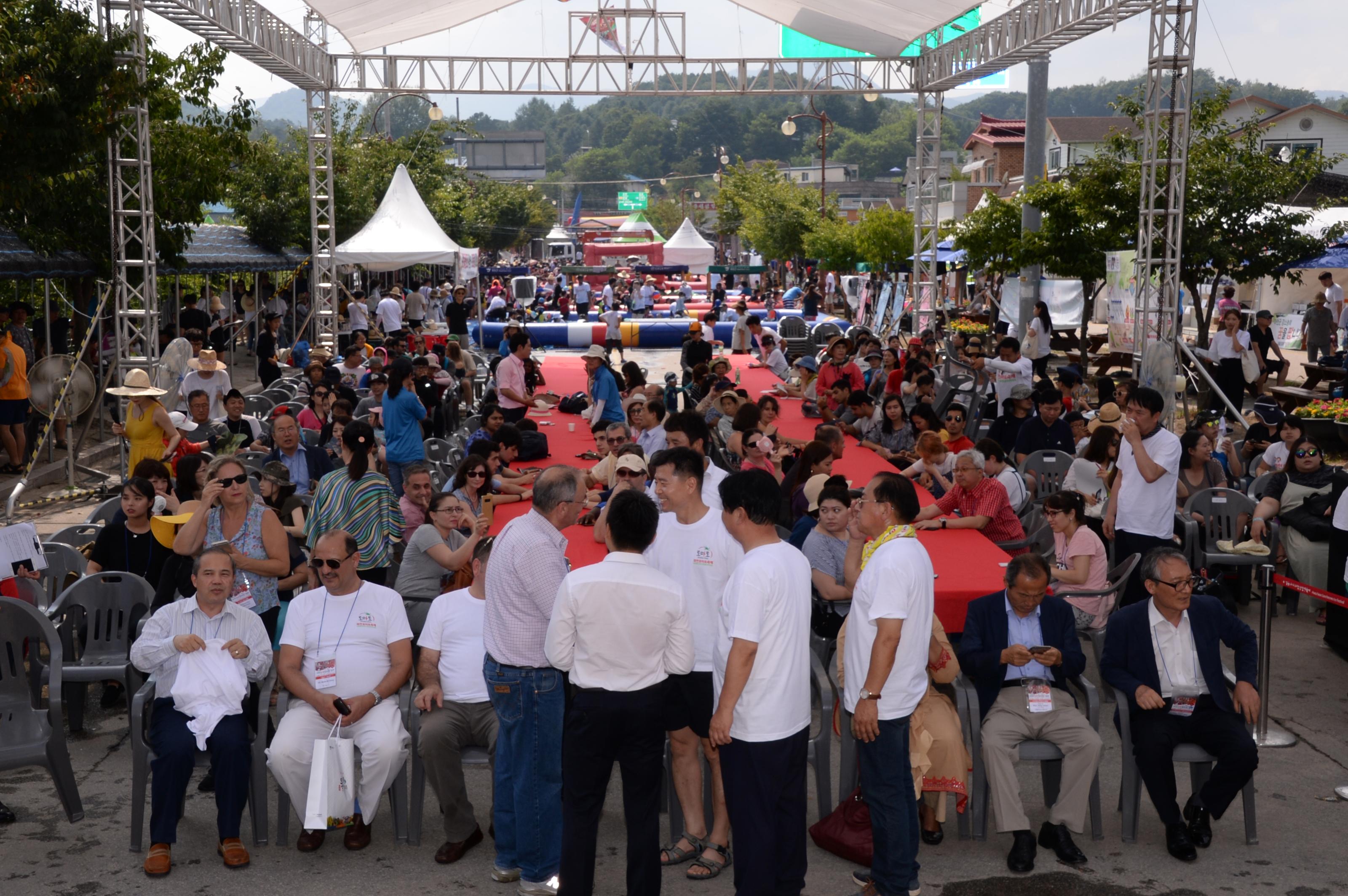 2018 화천토마토축제 주한대사 초청 천인의 식탁 의 사진