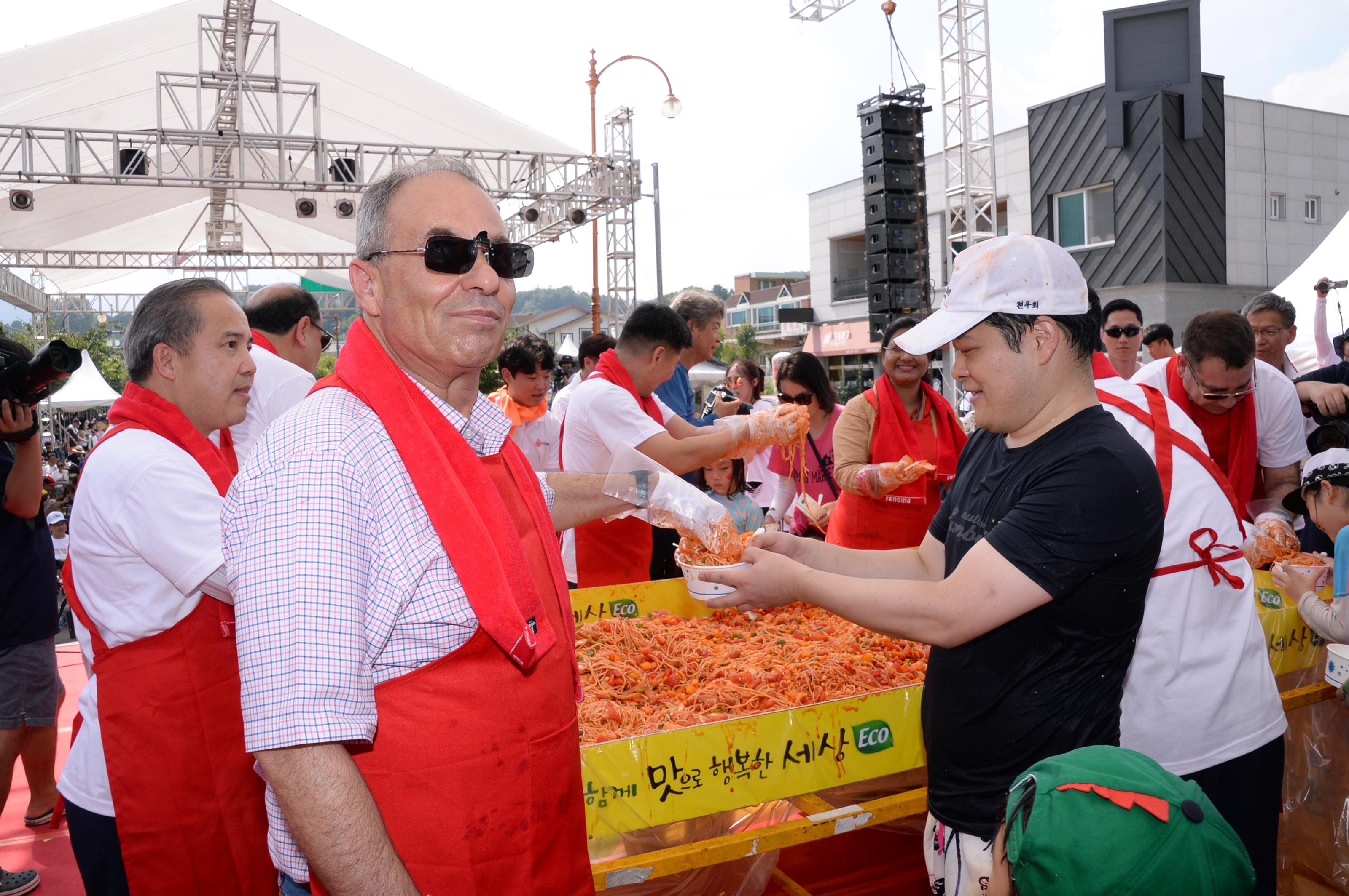 2018 화천토마토축제 주한대사 초청 천인의 식탁 의 사진