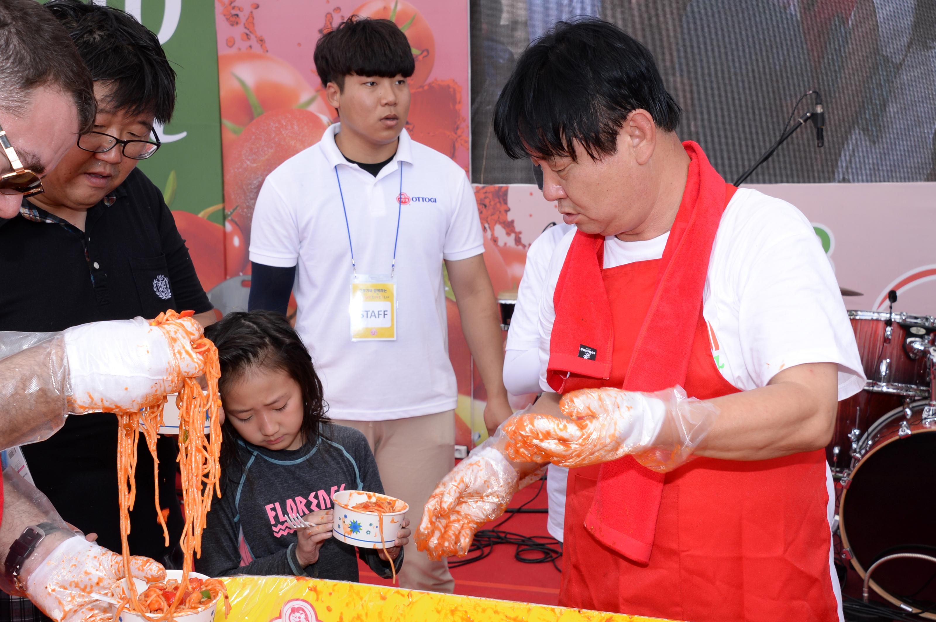 2018 화천토마토축제 주한대사 초청 천인의 식탁 의 사진