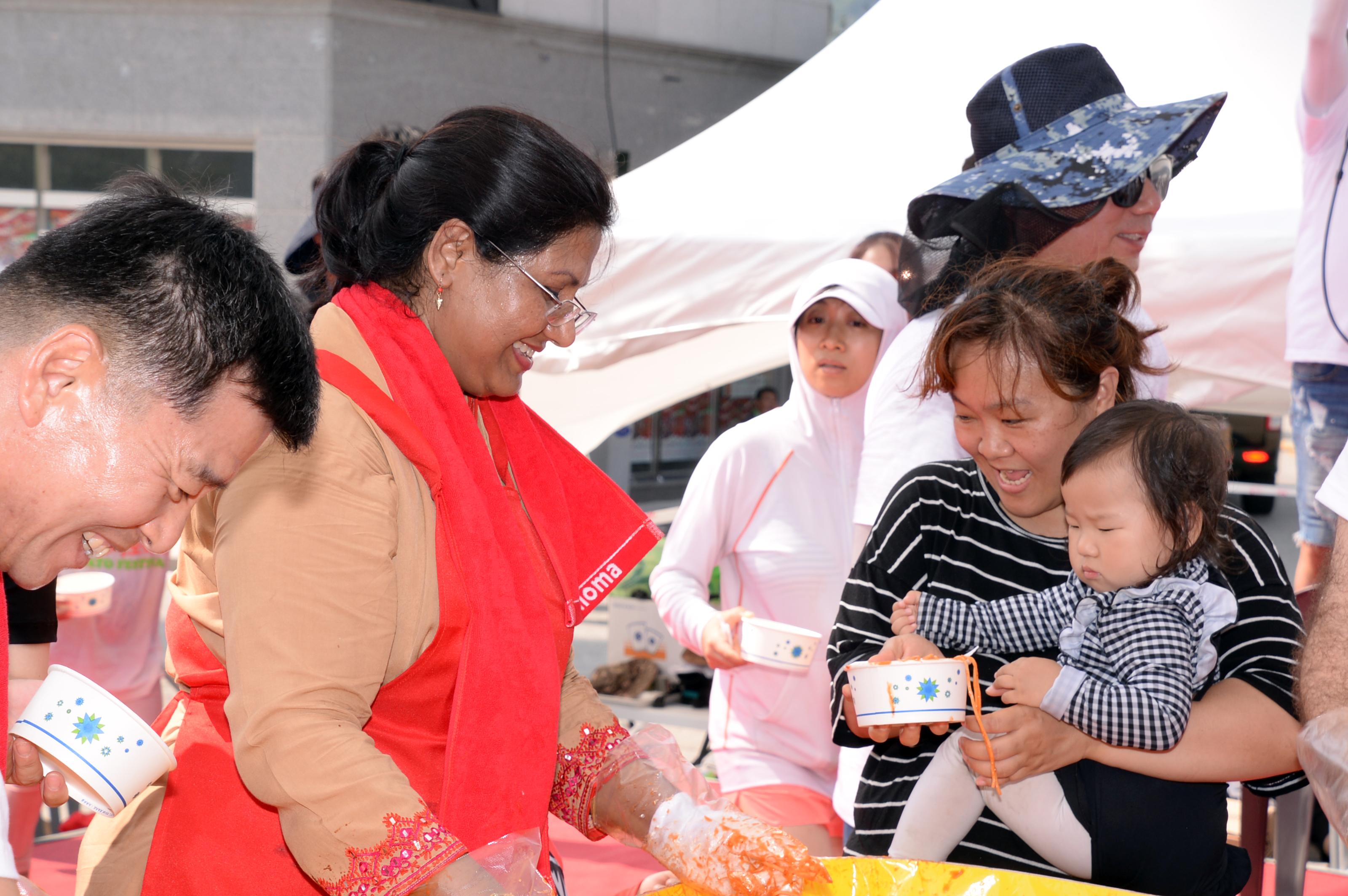 2018 화천토마토축제 주한대사 초청 천인의 식탁 의 사진