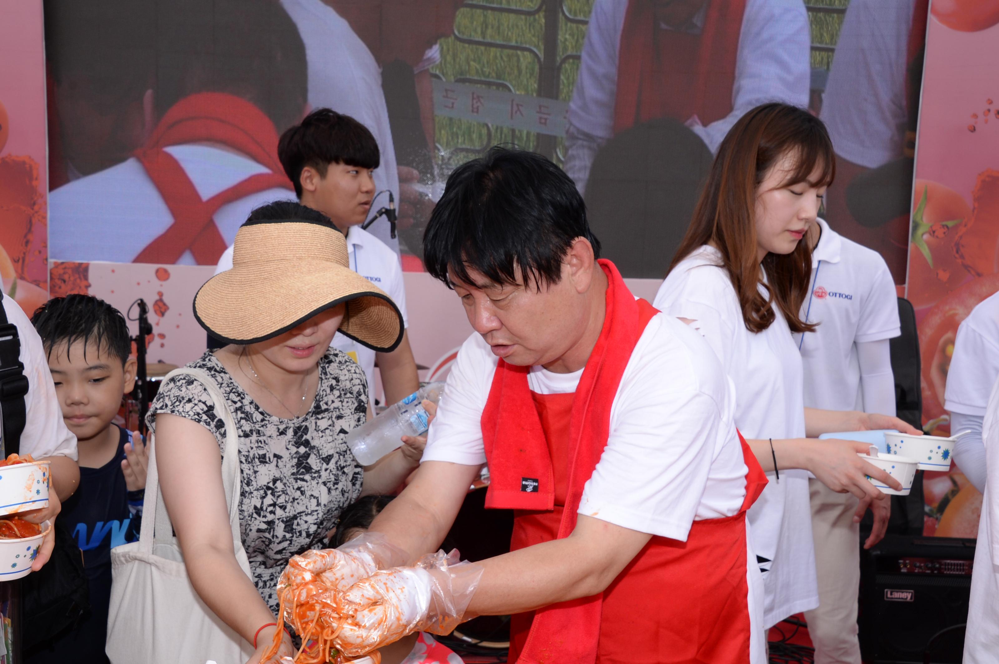 2018 화천토마토축제 주한대사 초청 천인의 식탁 의 사진